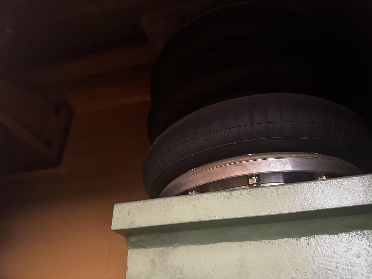 Pressa ginocchiera INVERNIZZI 1000 ton