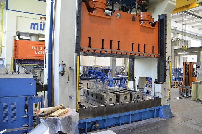 Usato Pressa meccanica doppio montante TMP 600 ton.