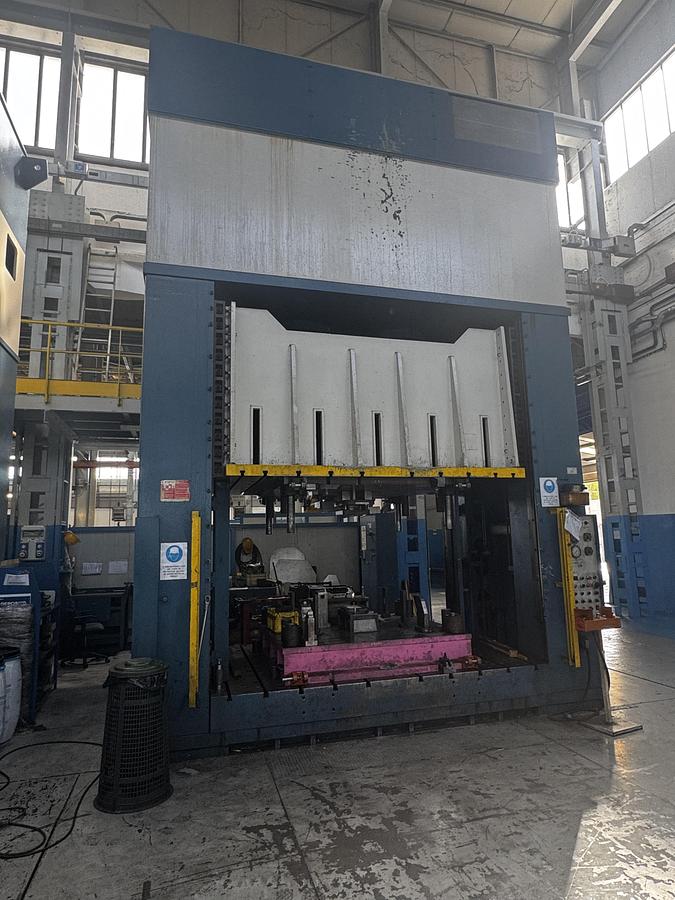 Usato Pressa doppio montante Gigant 800 ton.