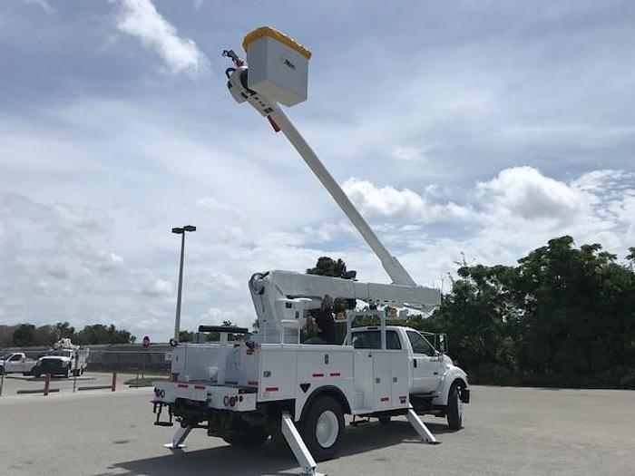 Used 2009 Ford F750 Altec AM55 60ft Over Center Bucket Truck - C94193
