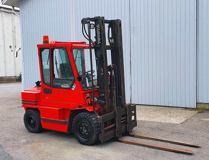 Used Toyota Diesel Forklift 5FD35