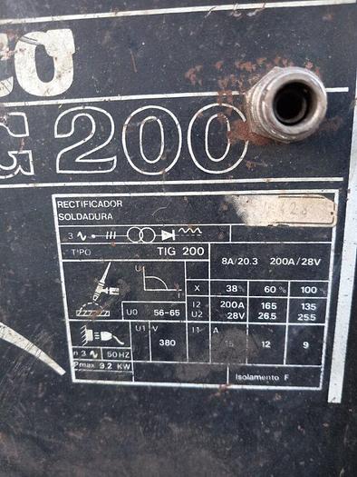 Usado Máquina de soldar ELARCO TIG 200