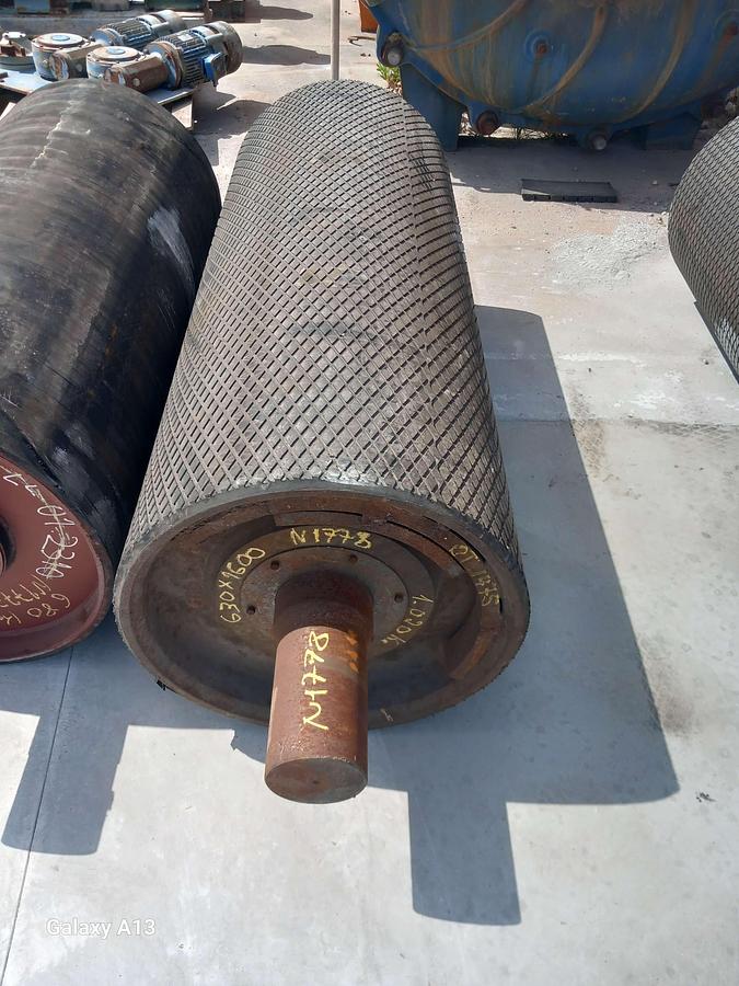 Used Tambor de acionamento emborrachado nervurado 630 x 1600