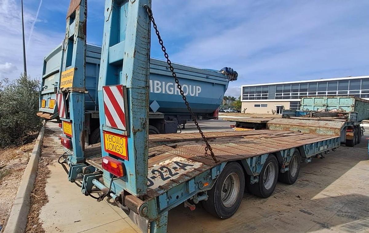Used Semirreboque Porta-Máquinas de 3 Eixos Rebaixado