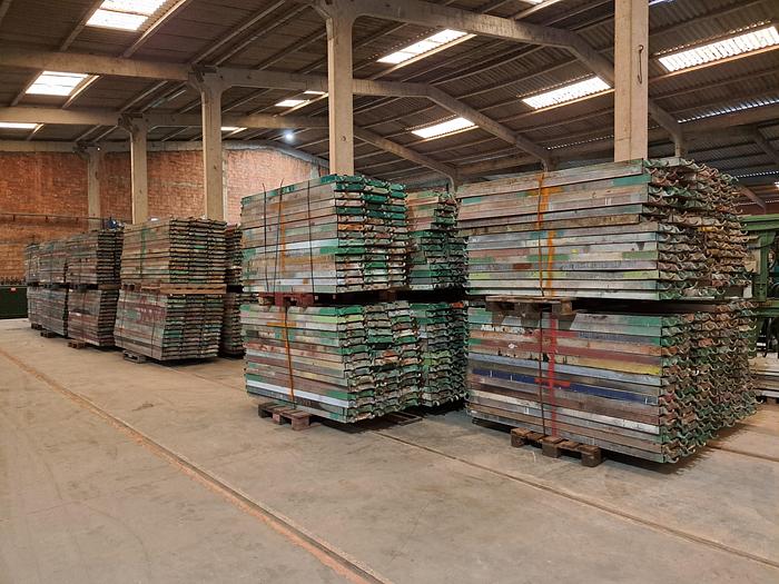 Used Pranchas de andaime modular Plettac Contur de 2 metros