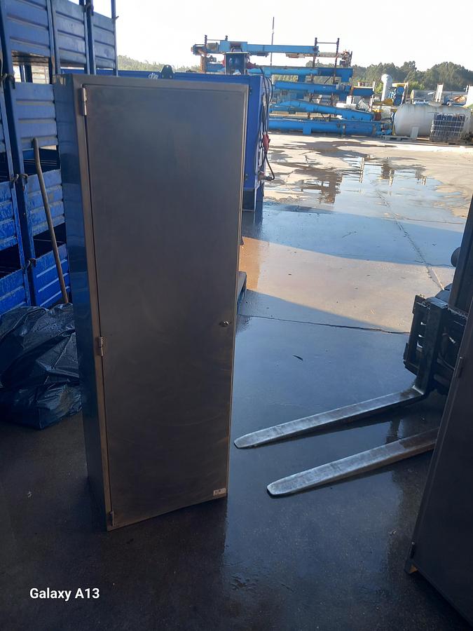 Used Armario em inox 0,32 x 0,32 x 1,55 mt