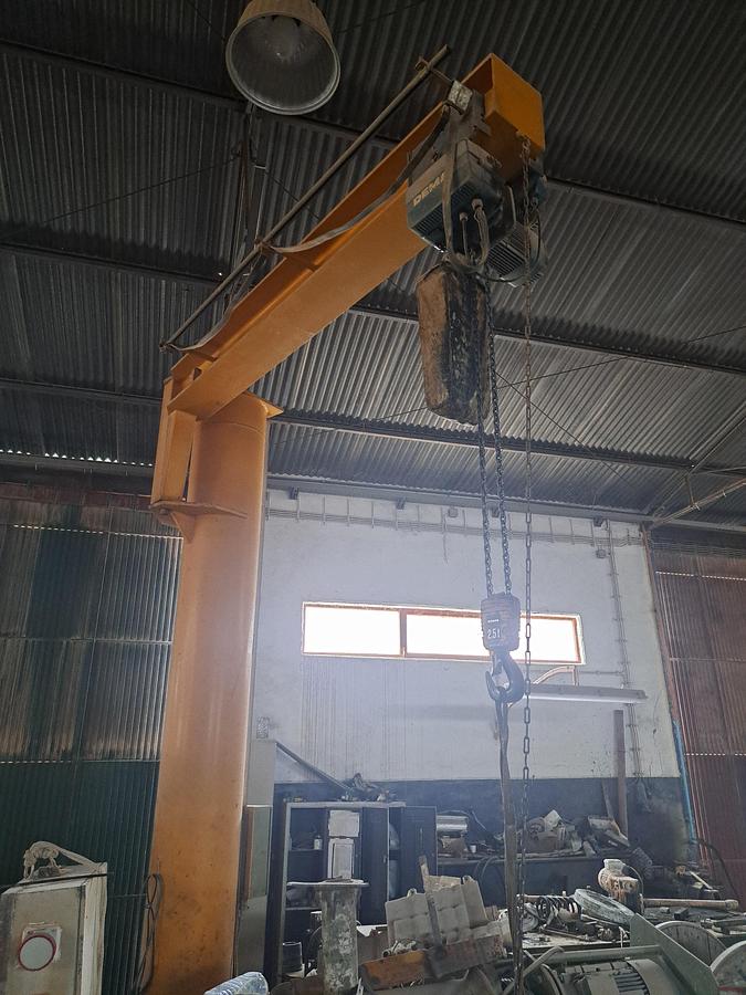 Used Pórtico de bandeira de 2,5 ton DEMAG