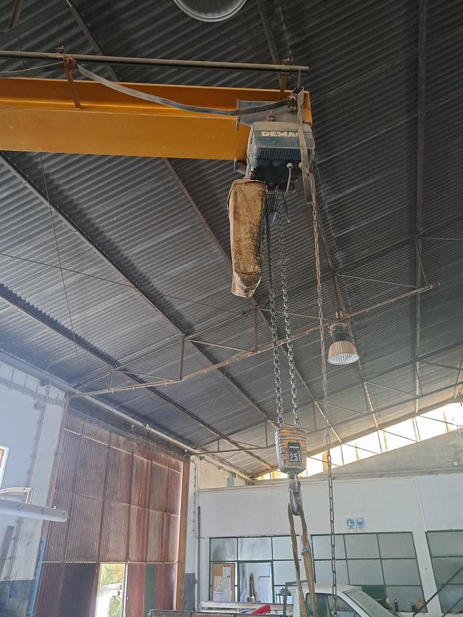 Used Pórtico de bandeira de 2,5 ton DEMAG