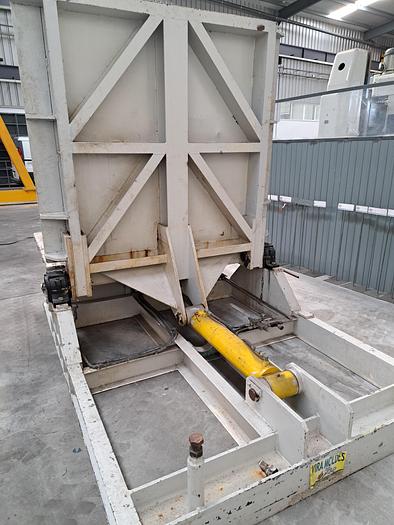 Usado Vira Moldes MORELLO RIB90 de 4 ton