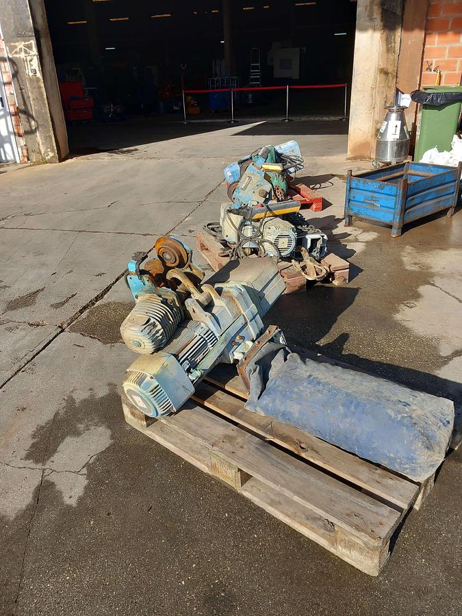 Used Guincho DEMAG 2 Tn