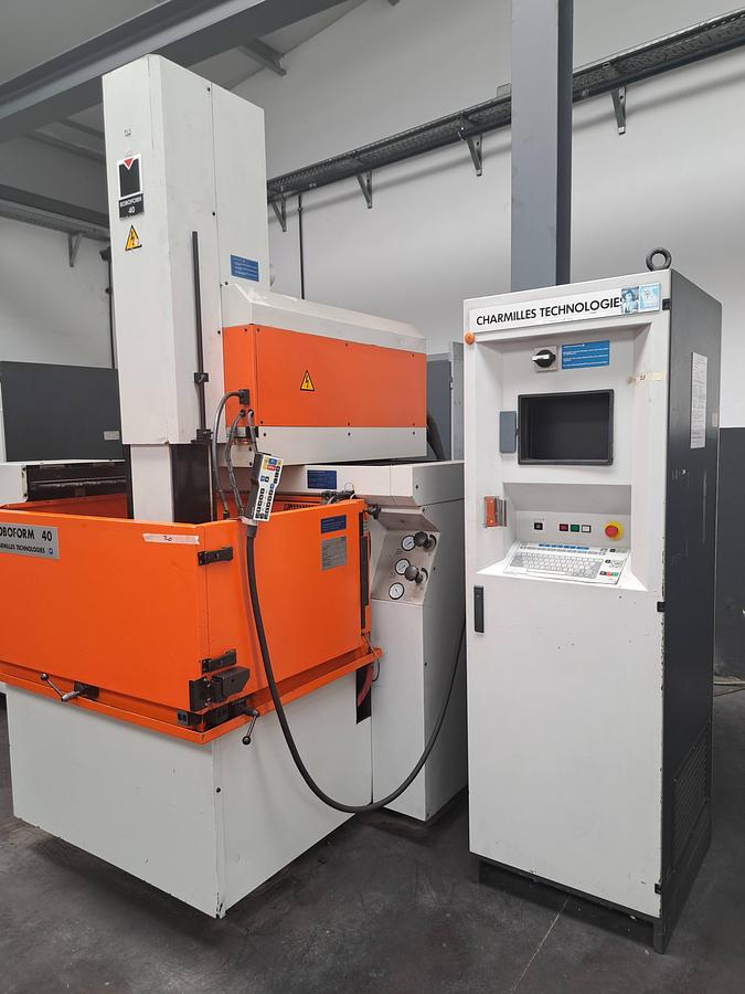 Used Erosão AGIE CHARMILLES ROBOFORM 40