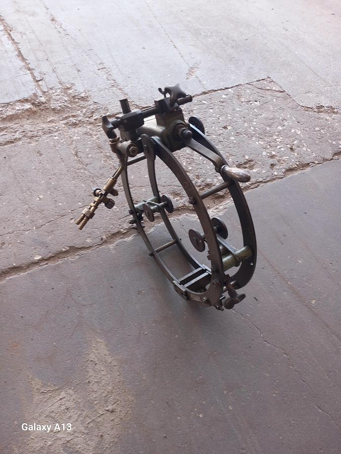 Used Máquina de corte de tubos Zinser 51/13/76