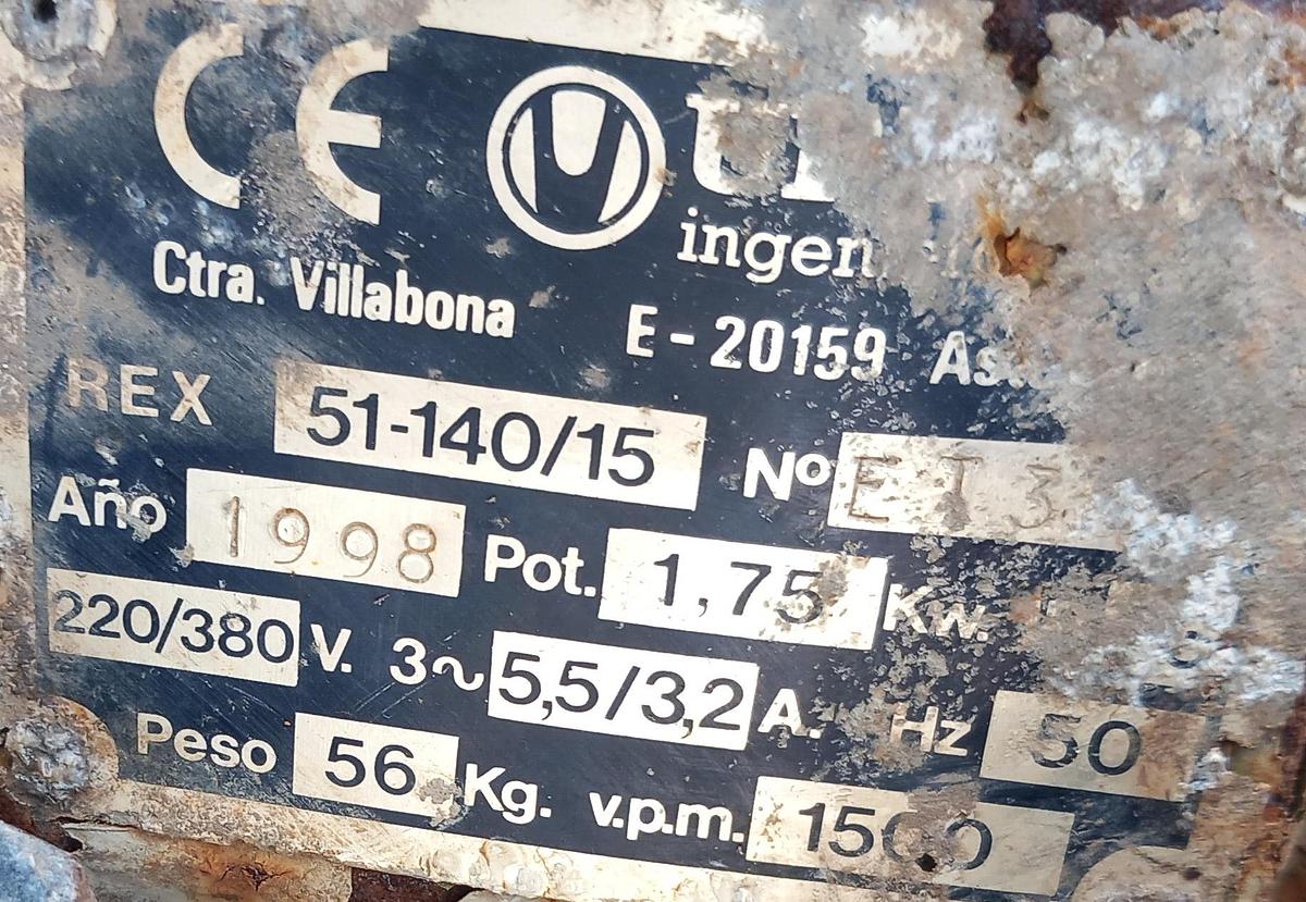 Used Mesa vibratória com tapete de saida