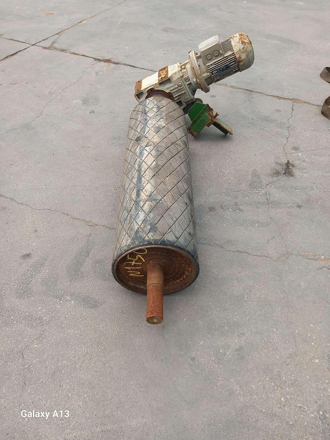 Used Tambor de acionamento emborrachado nervurado 300 x 1000