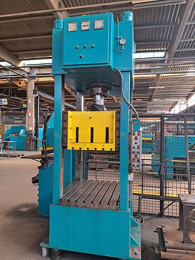 Used Prensa hidráulica 200T