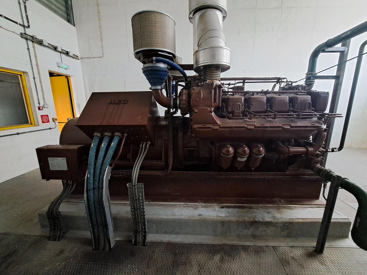 Used Gerador a diesel AEG de 650kva