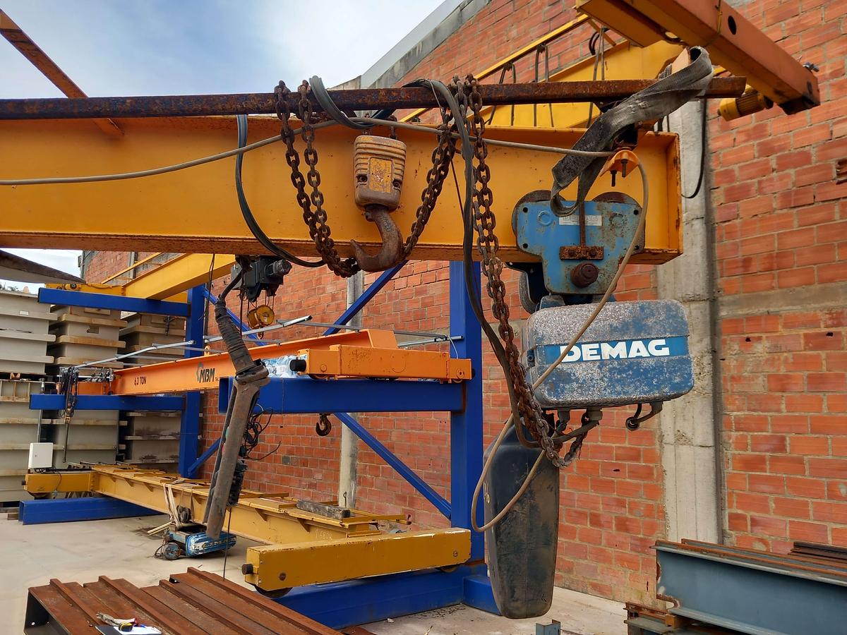 Used Guincho elétrico de bandeira Demag 2Tn