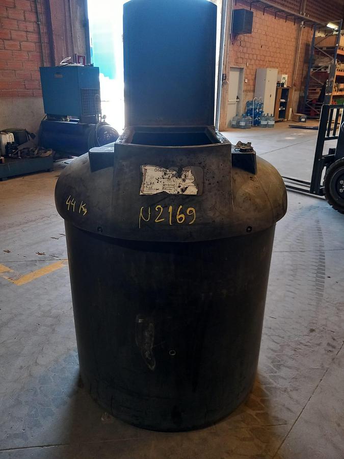 Used Reservatorio para oleos 1000 l.