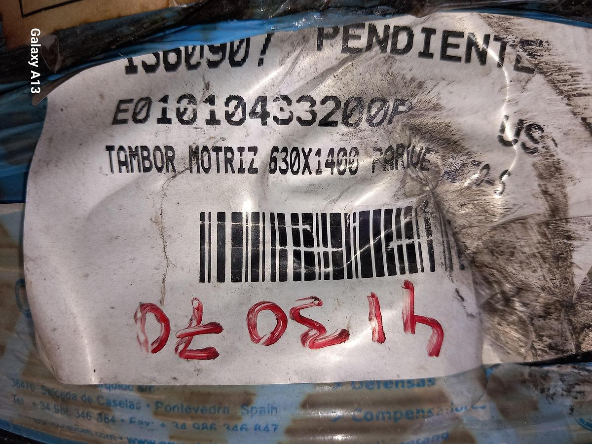 Used Tambor de acionamento com banda de rodagem ranhurada 630 x 1400