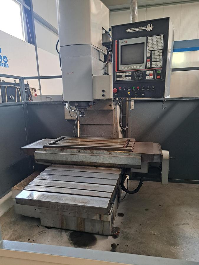 Used Fresadora J. Monterroso