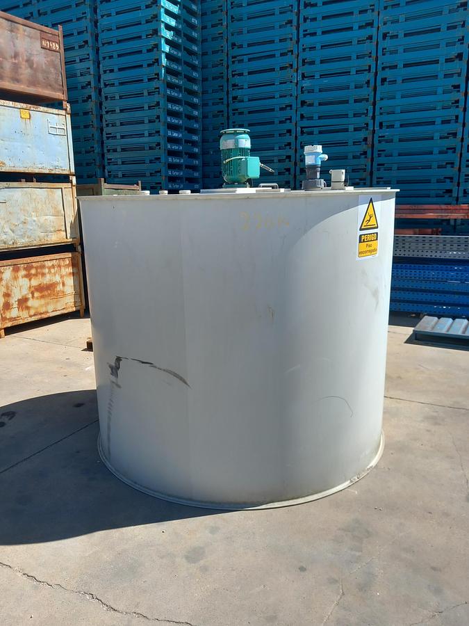 Used Deposito de plástico Envirochemie 3000 litros