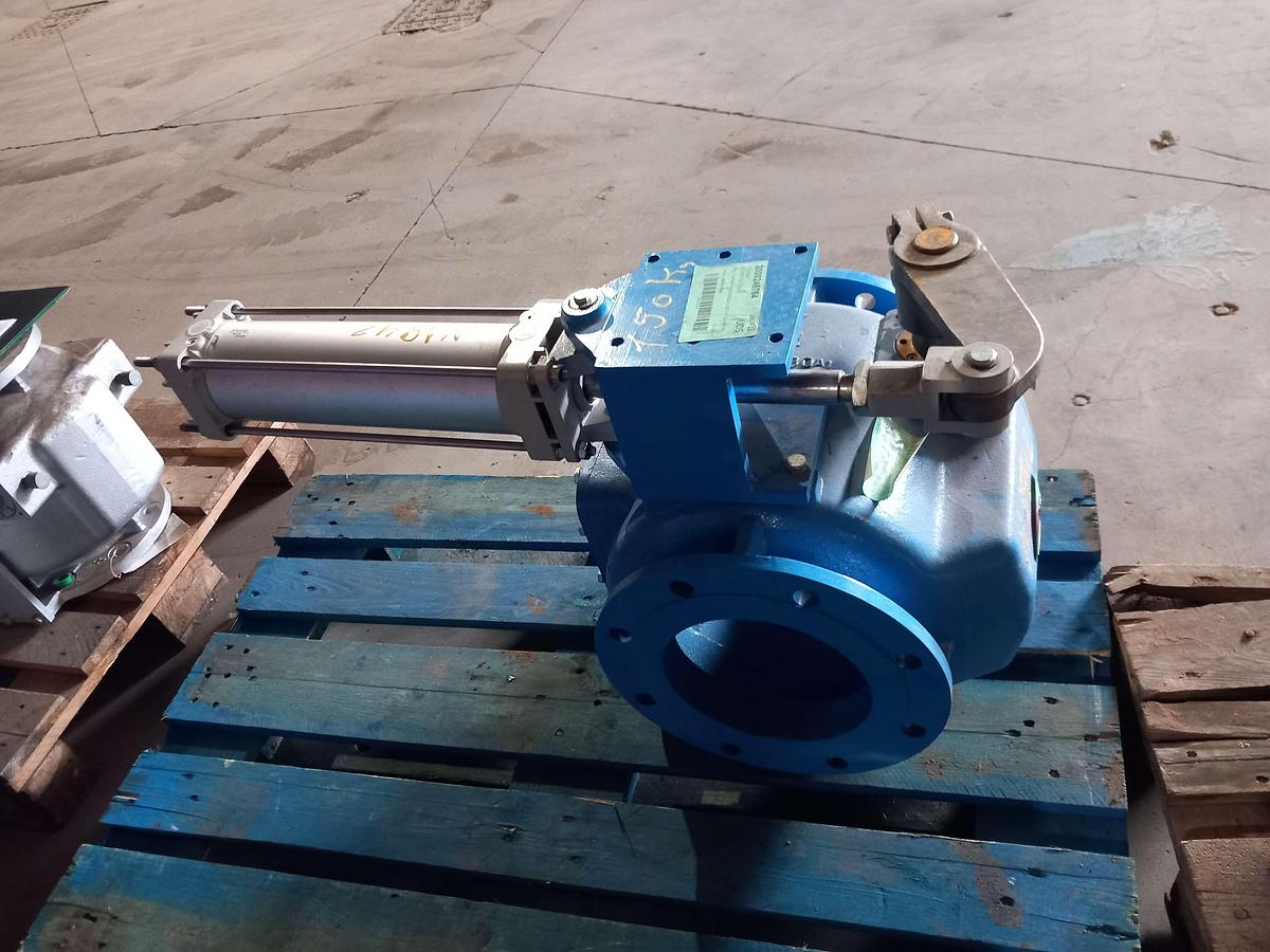 Used Válvula borbole pneumática CMO DN-200