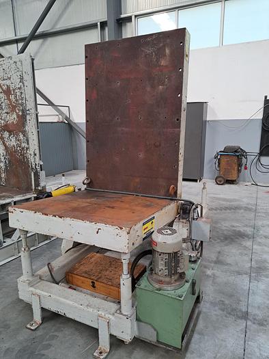 Usado Vira Moldes MORELLO de 2 ton