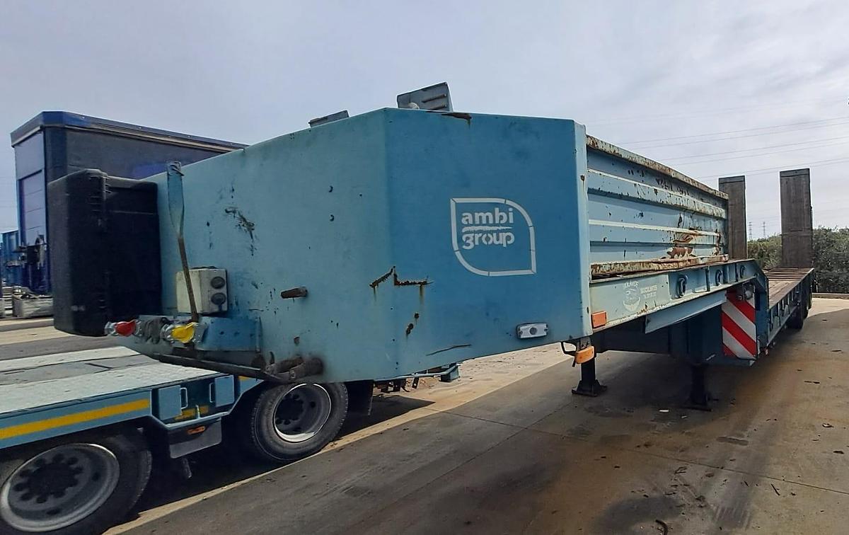 Used Semirreboque Porta-Máquinas de 3 Eixos Rebaixado