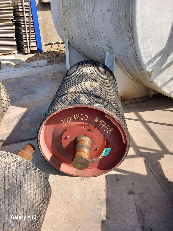 Used Tambor de acionamento emborrachado nervurado 800 x 1400 