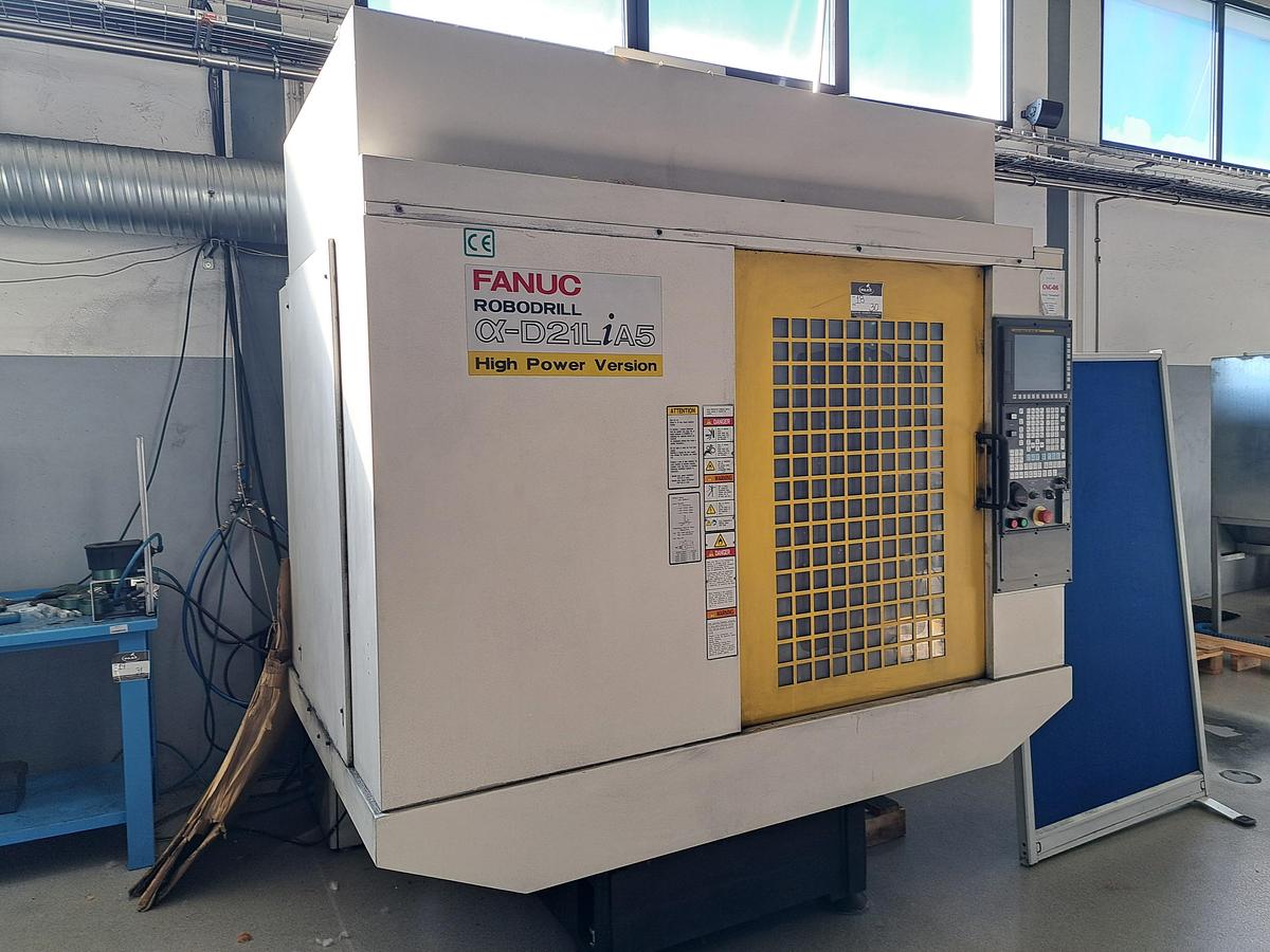 Used Centro de maquinação FANUC Robotdrill D21LIA5