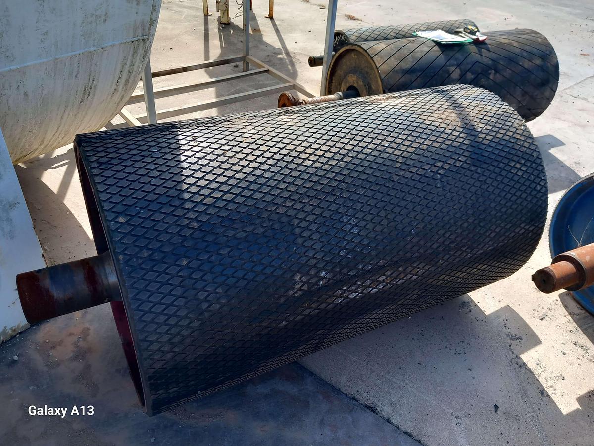 Used Tambor de acionamento emborrachado nervurado 800 x 1400 