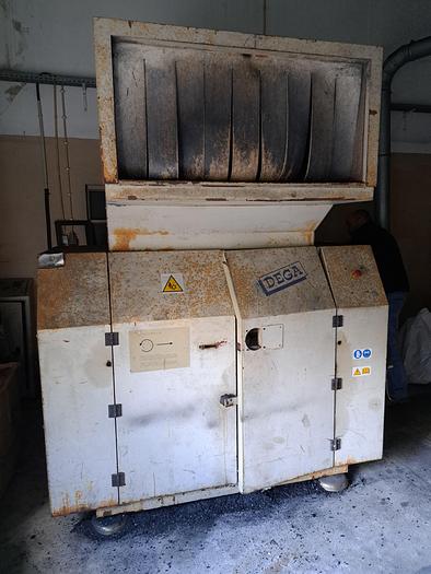 Used Moinho de facas DEGA para plástico