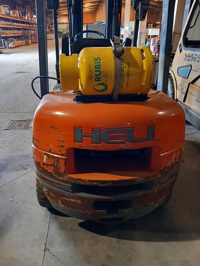 Used Empilhador HELI a gás 2500kg