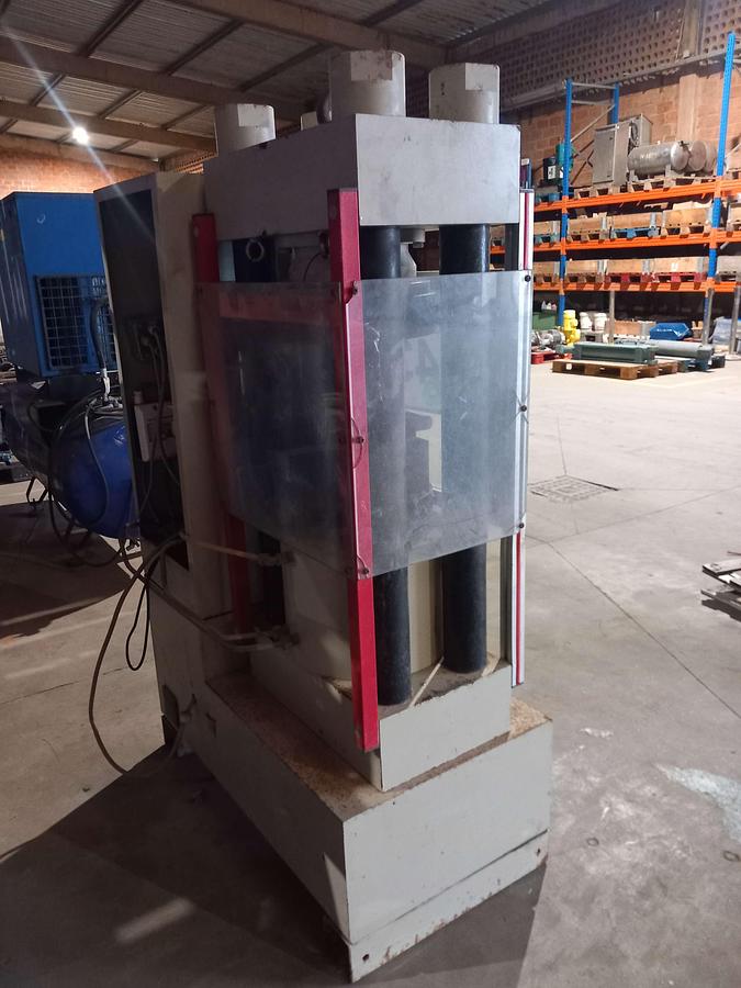 Used Prensa hidráulica Form + Test Beta 2-3000D