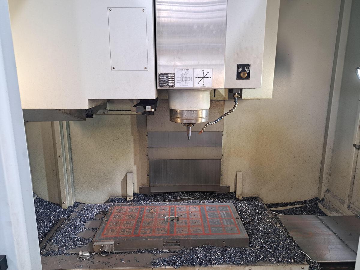 Used 2017 Centro de maquinação Bridgeport XR 1000