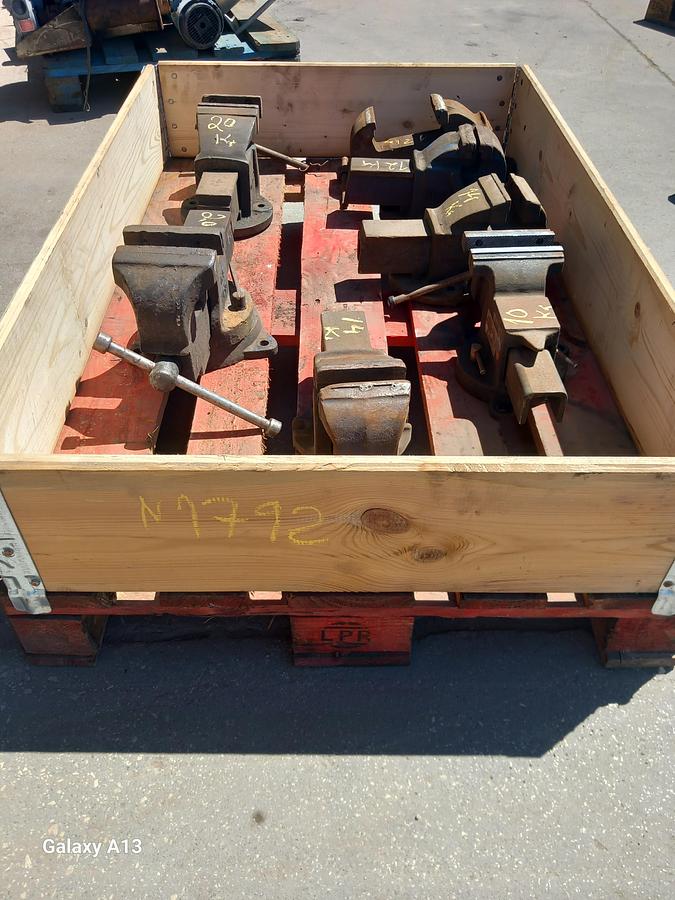 Used Torno de bancada manual