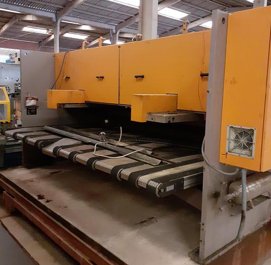 Usado Guilhotina Mebusa CH-3106c