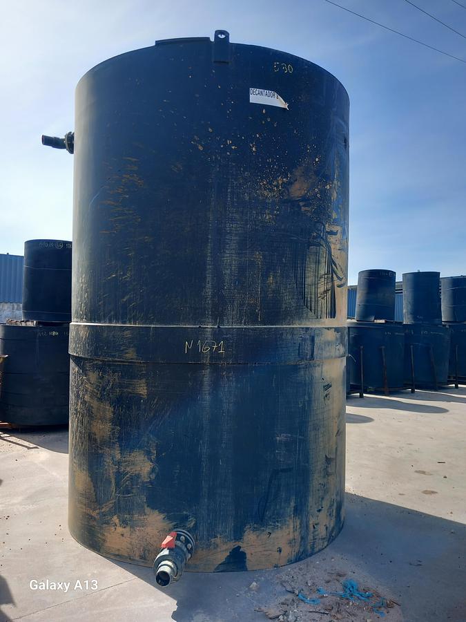 Used Depósito de plástico decantador