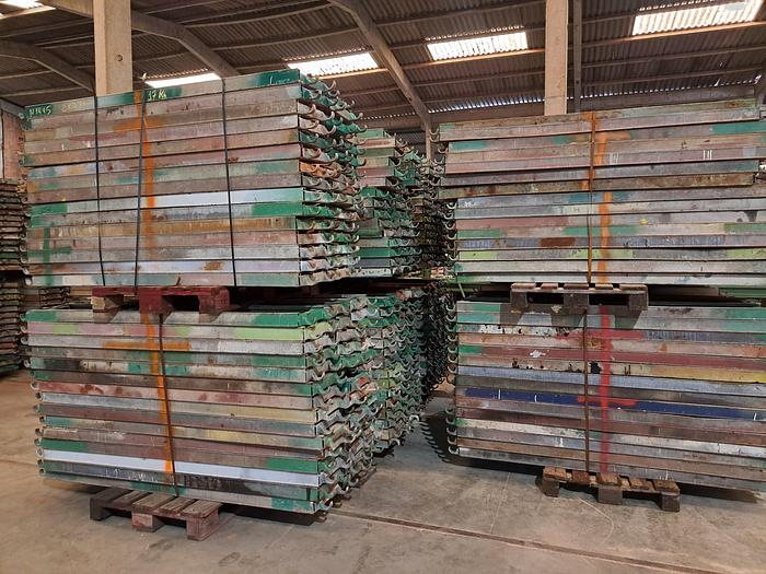 Used Pranchas de andaime modular Plettac Contur de 2,5 metros