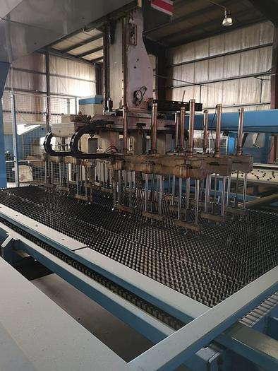 Usado Paneladora FINN POWER EB5 2550