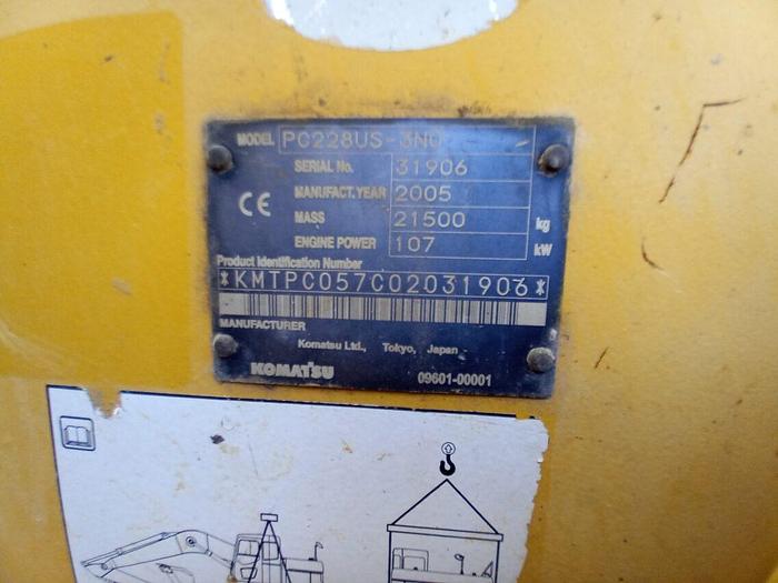 Usado Komatsu PC 228 US