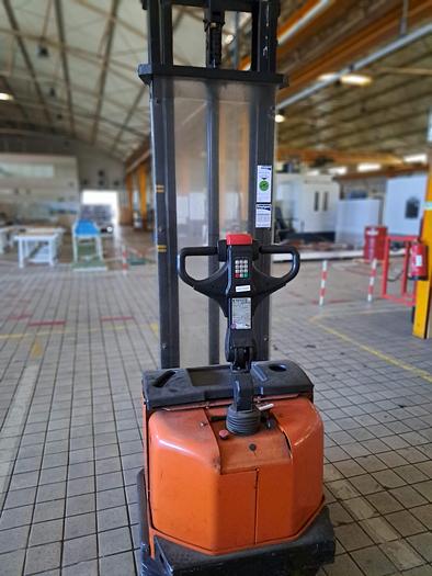 Used Staker elétrico Toyota