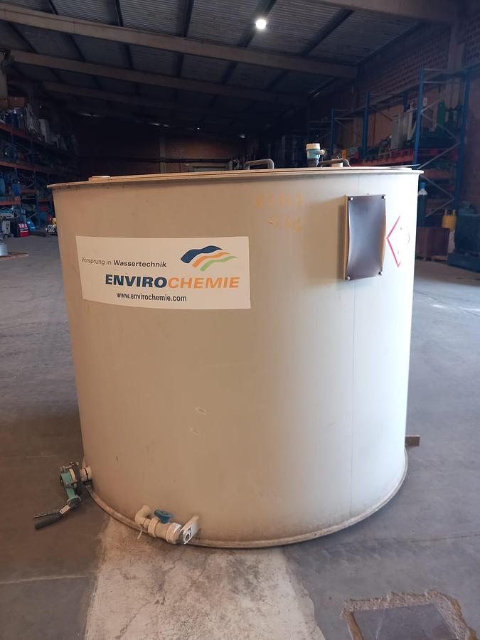 Used Deposito de plástico Envirochemie 3000 l.