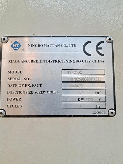 Used Máquina de injeção de 250 ton HAITIAN HTF250X com robot WITTMAN
