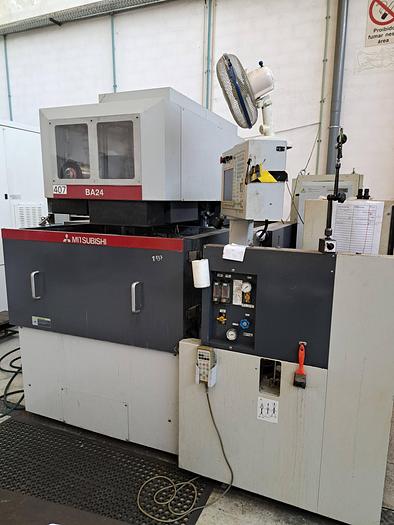 Used CNC Erosão por fio MITSUBISHI BA24