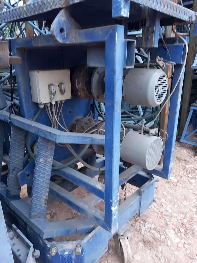 Used Plataforma elevatória