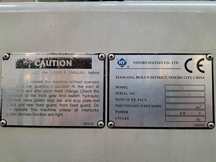 Used Máquina de injeção de 250 ton HAITIAN HTF250X com robot WITTMAN