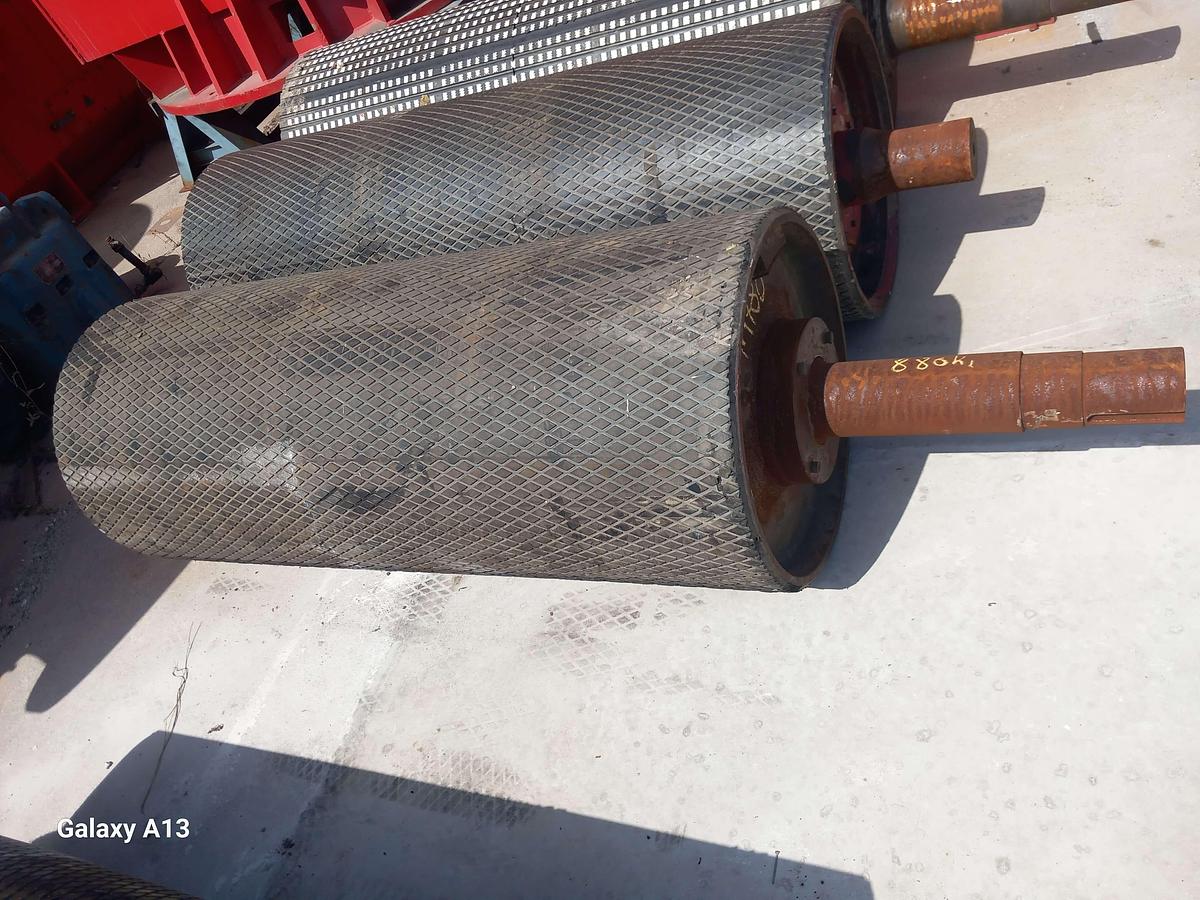 Used Tambor de acionamento emborrachado nervurado 630 x 1600