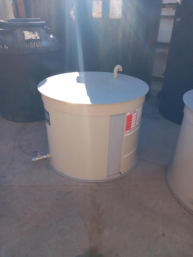 Used Deposito de plástico Eiqsa 500 litros