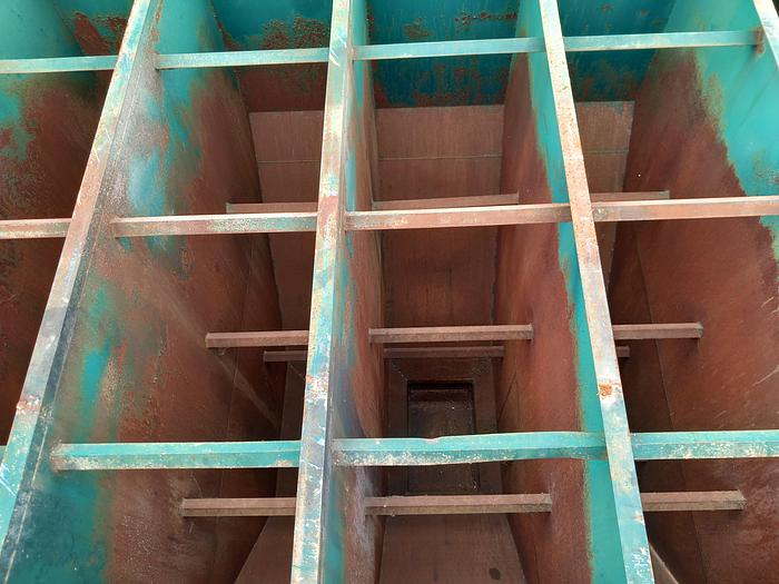 Used Silo de descarga / alimentação de ferro com separadores